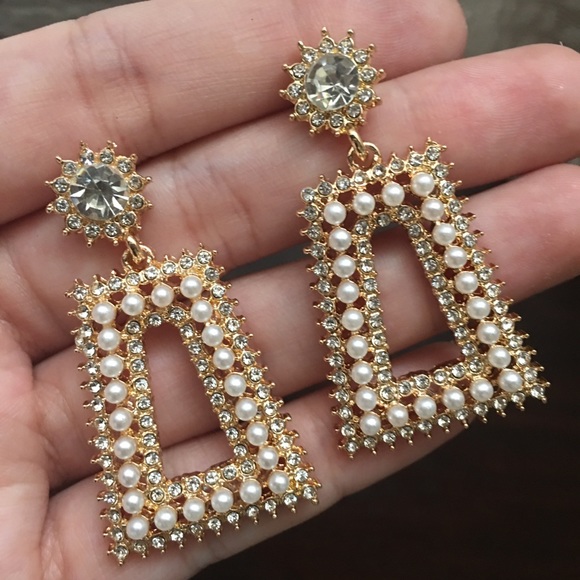 SOLD OUT Gold Pearl Rhinestone Drop Earrings - Picture 3 of 6